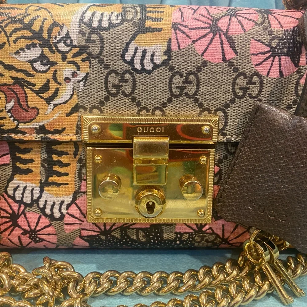 Authentic Gucci Bengal Padlock GG Supreme Shoulder Bag 🐅💕 🐅 - Picture 13 of 14